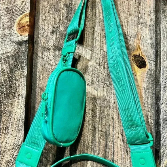 Brand New Madden Girl Green Marissa Crossbody with Accessory Pouch NWTS - Picture 8 of 9